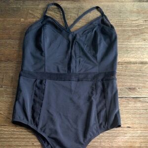 🦋Y&R ONE PIECE SWIMSUIT🦋